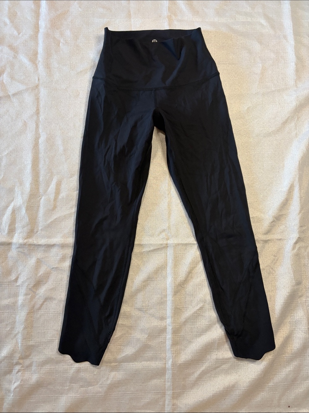 Lululemon Align HR raw scalloped hem and fold over waistband 23” inseam